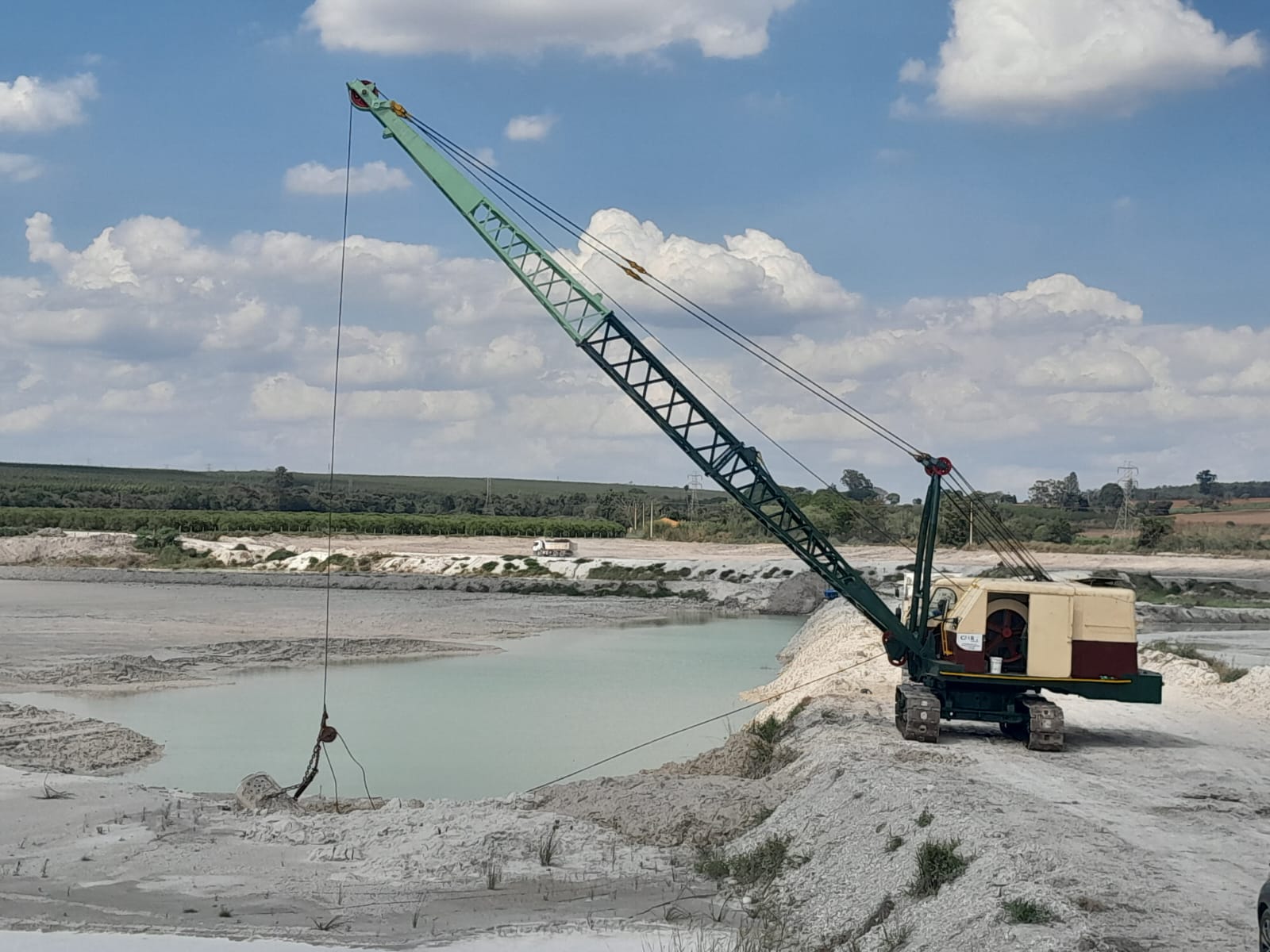  Desassoreamento_de_barragem_de_rejeitos_mineradora_utilizando_caçamba_dragline_